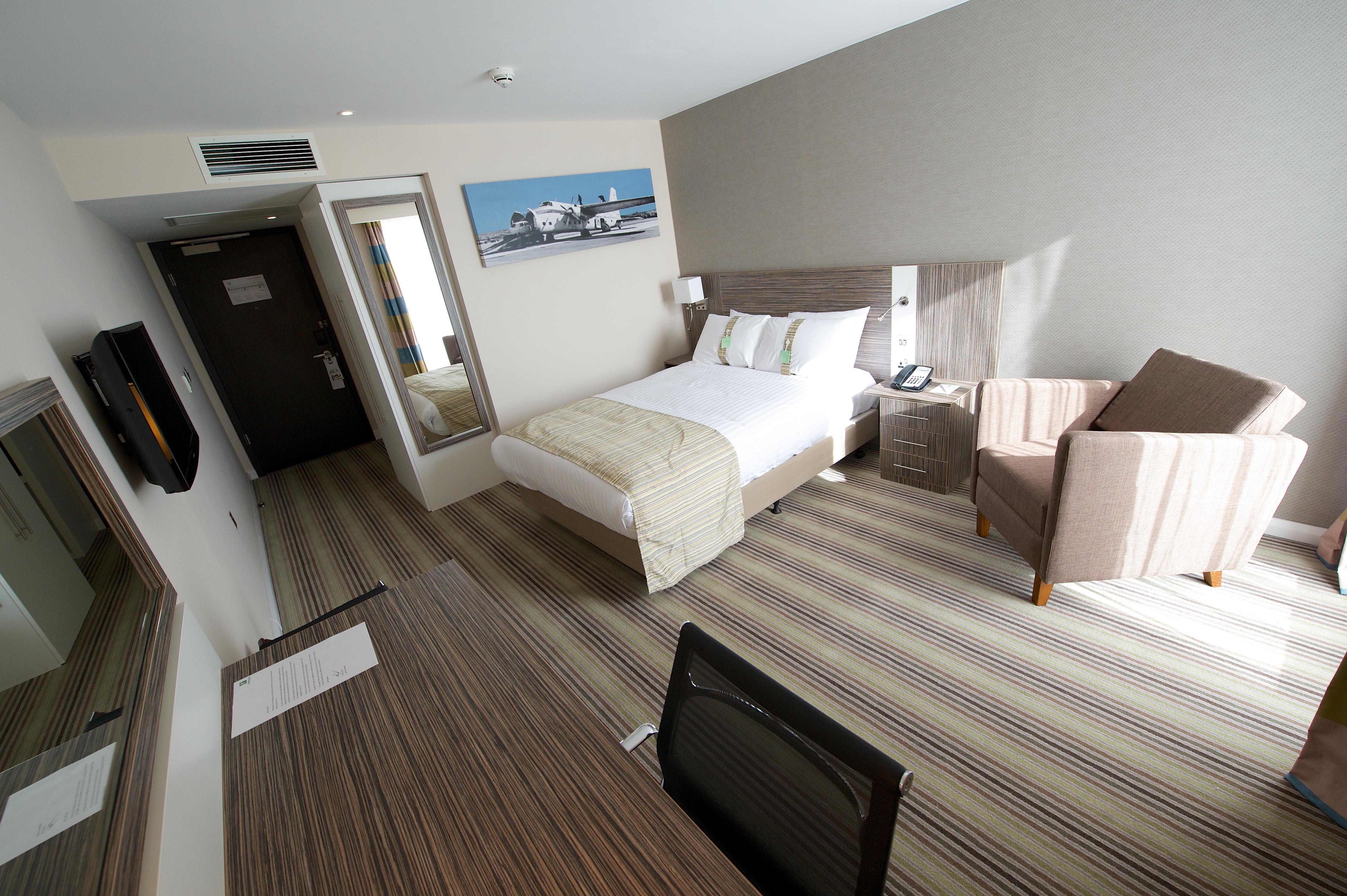 Holiday Inn Southend By Ihg Ngoại thất bức ảnh