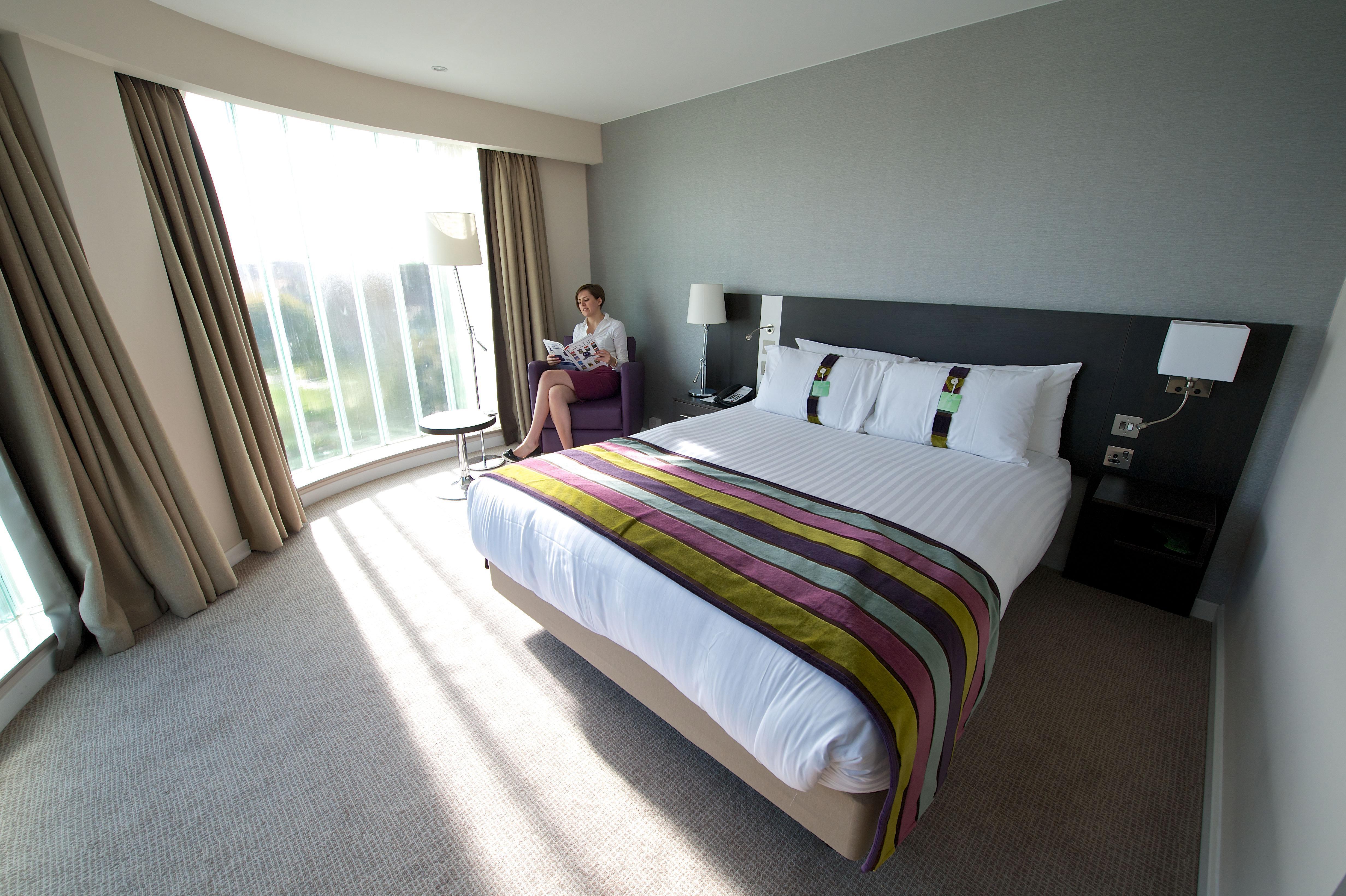 Holiday Inn Southend By Ihg Ngoại thất bức ảnh