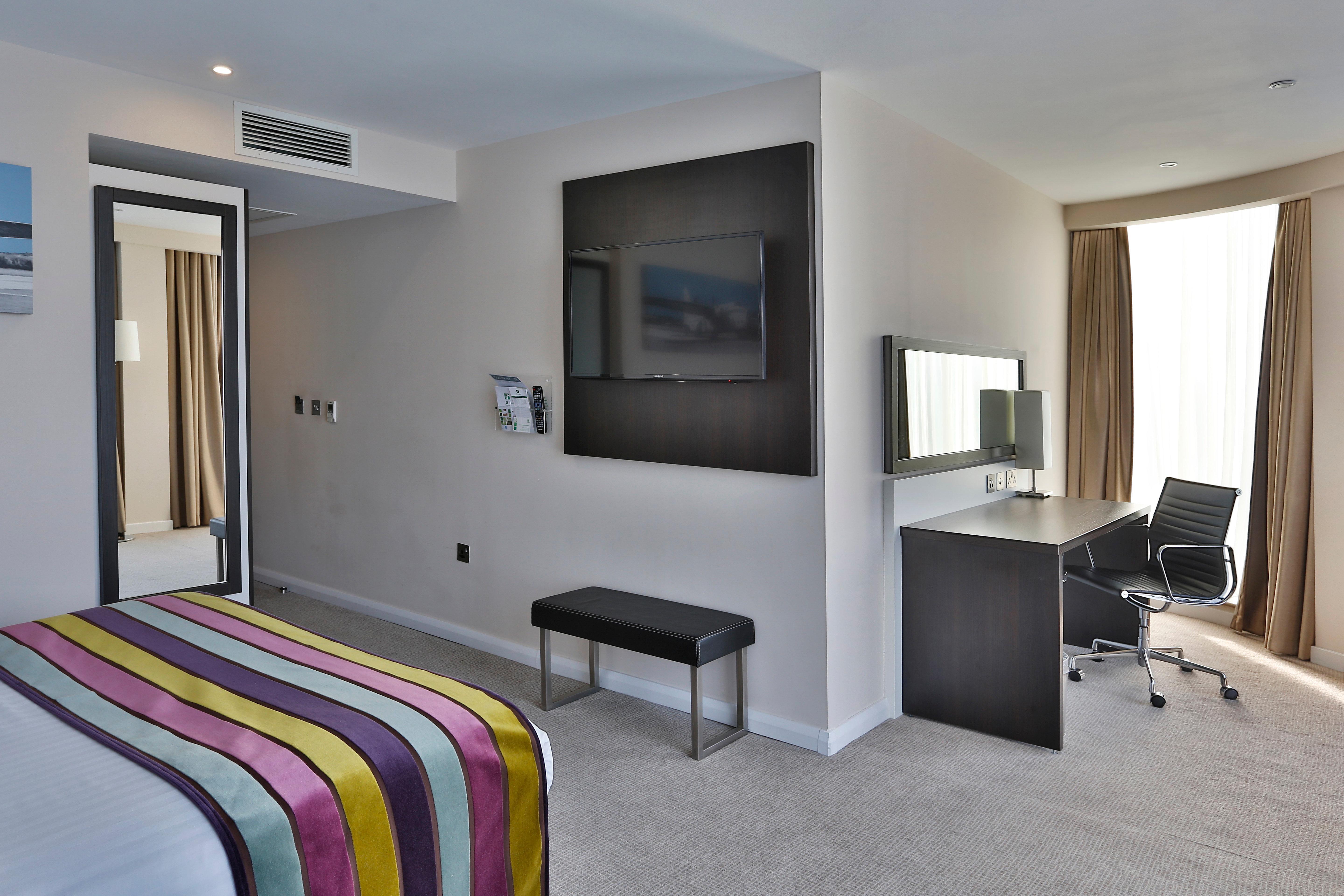 Holiday Inn Southend By Ihg Ngoại thất bức ảnh