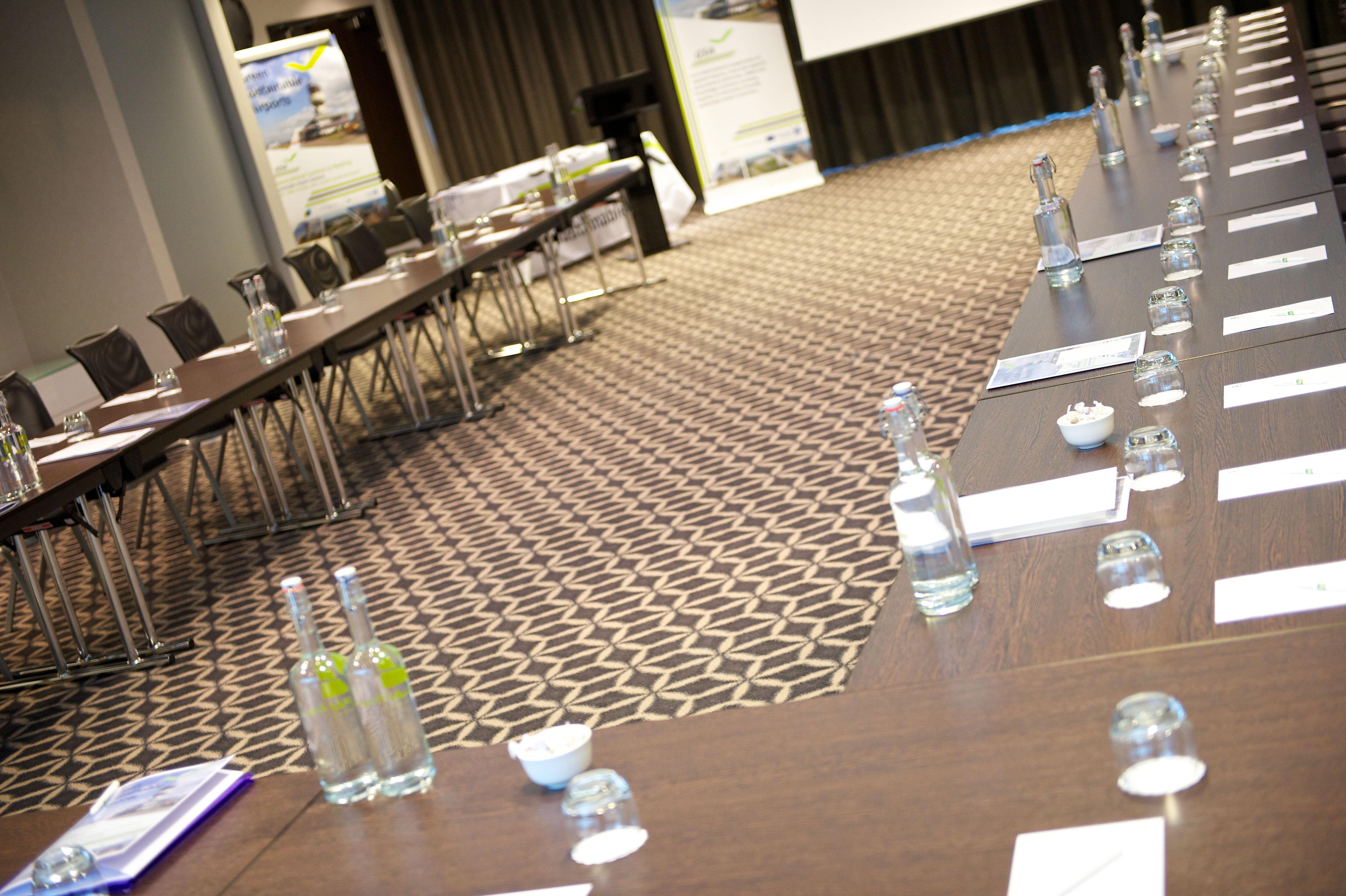 Holiday Inn Southend By Ihg Ngoại thất bức ảnh