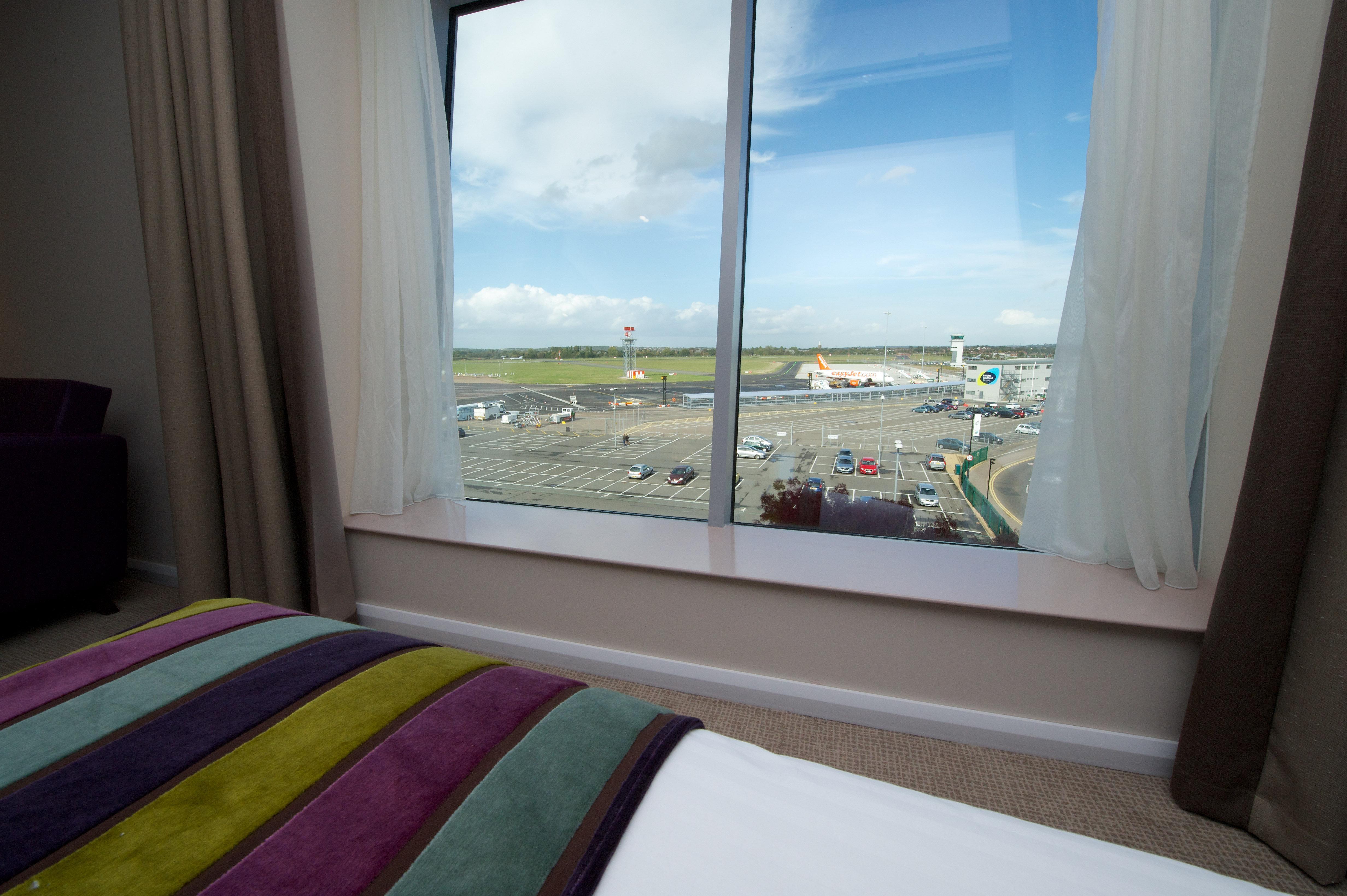 Holiday Inn Southend By Ihg Ngoại thất bức ảnh