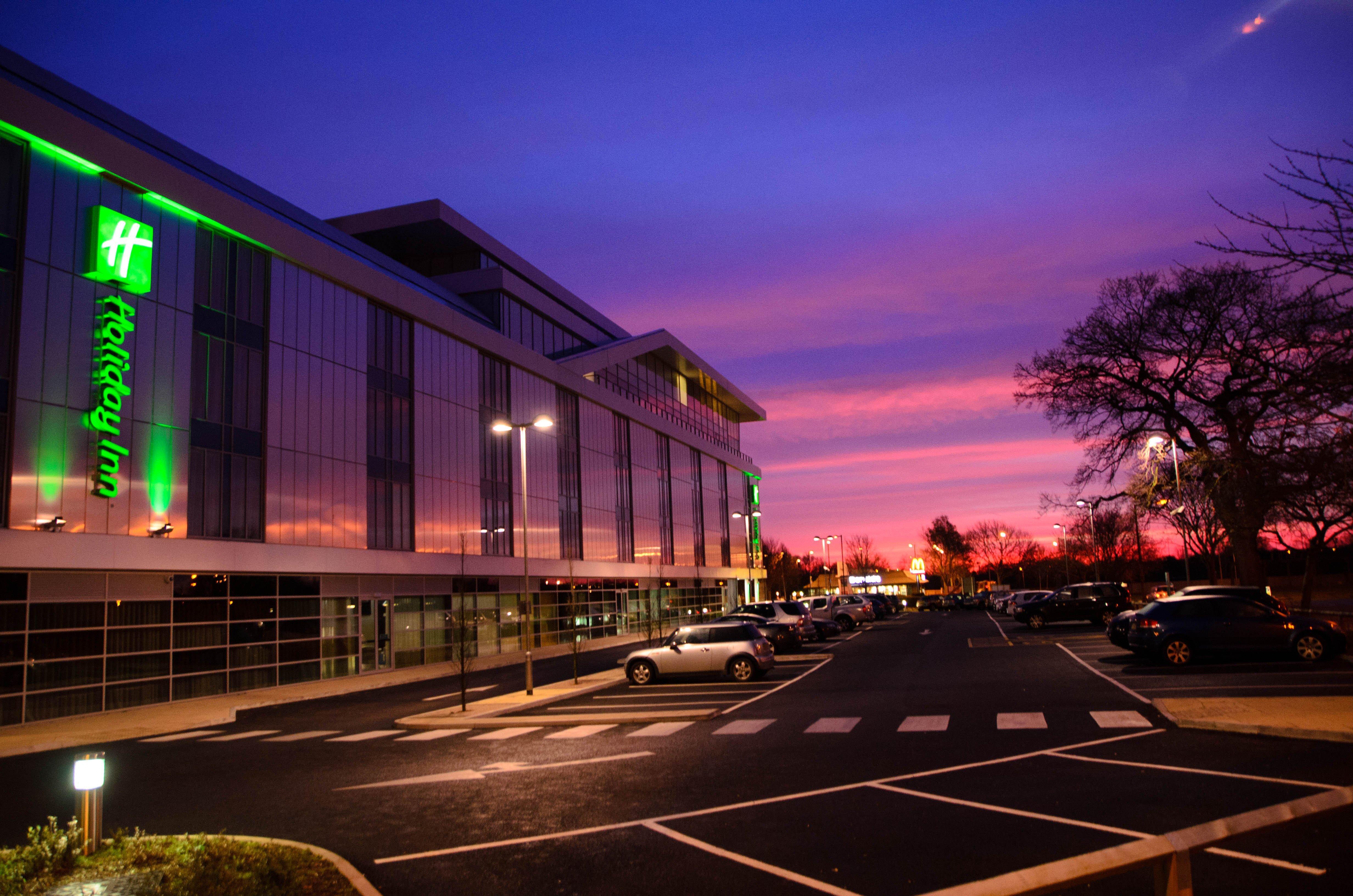 Holiday Inn Southend By Ihg Ngoại thất bức ảnh