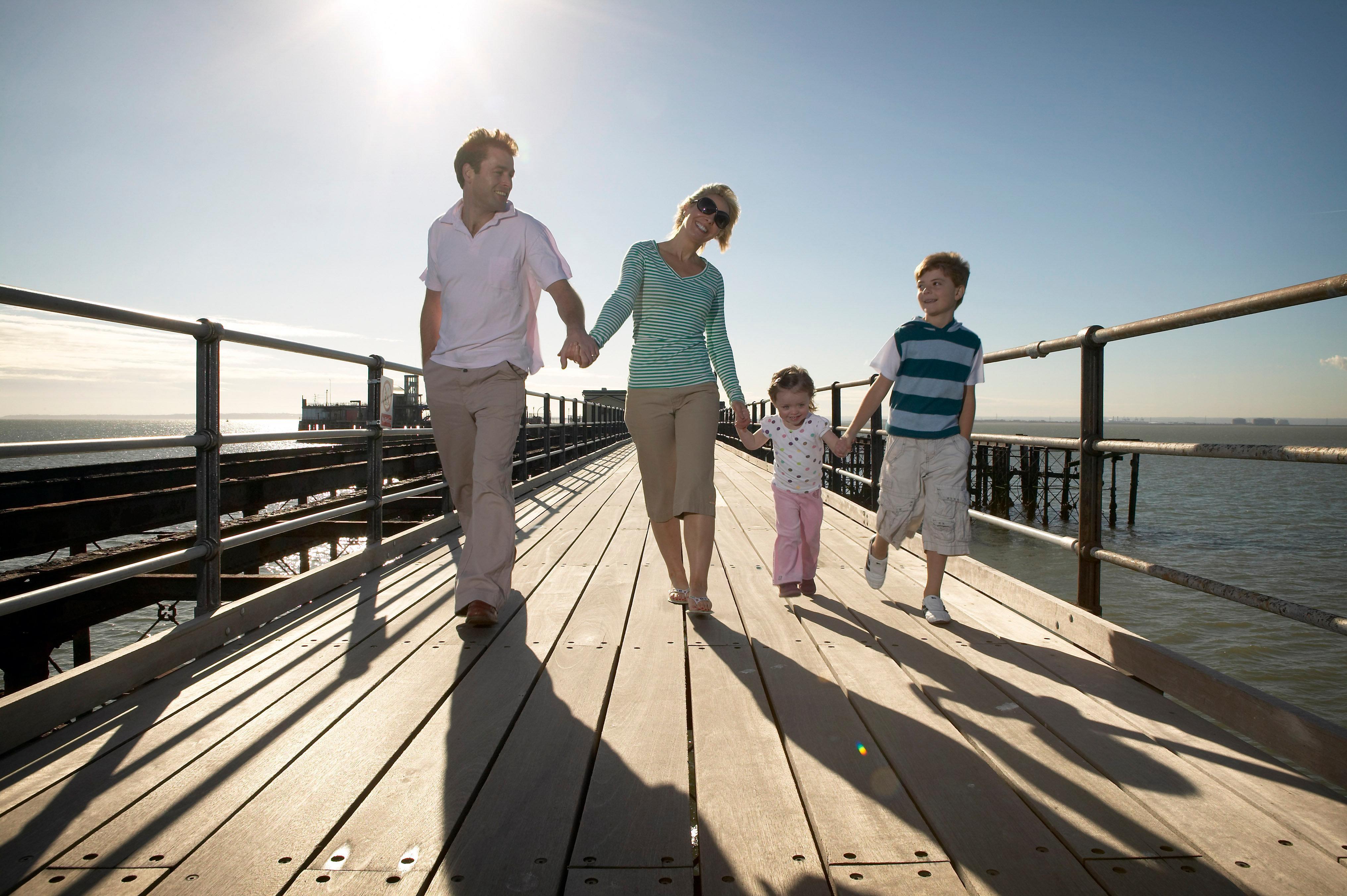 Holiday Inn Southend By Ihg Ngoại thất bức ảnh