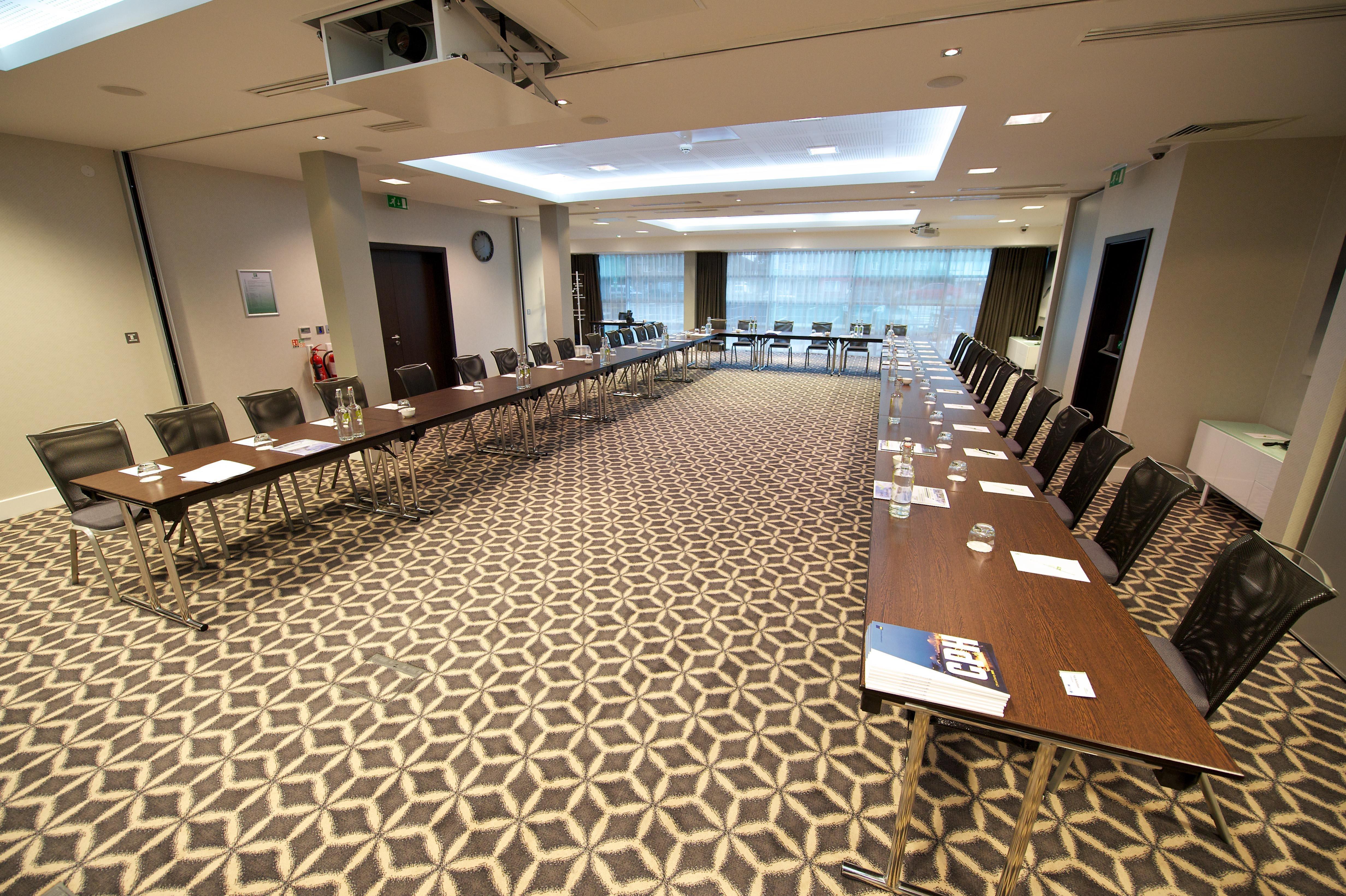 Holiday Inn Southend By Ihg Ngoại thất bức ảnh