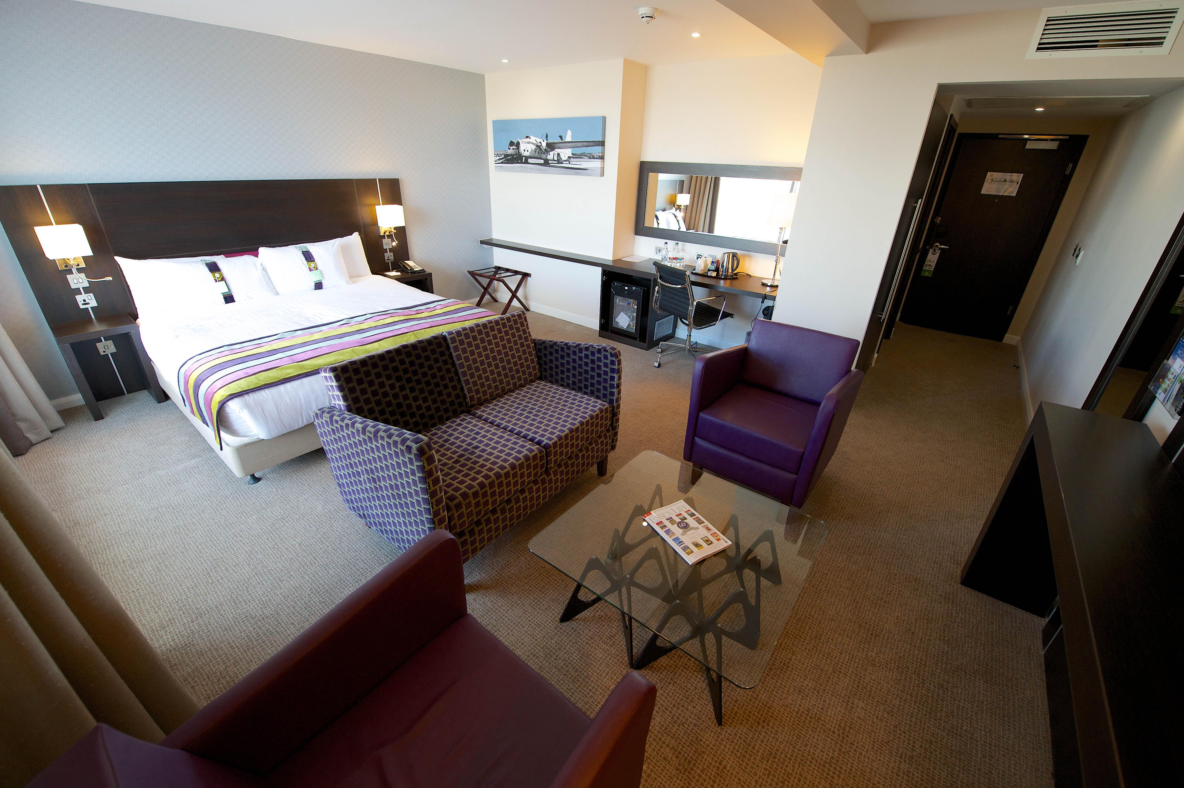 Holiday Inn Southend By Ihg Ngoại thất bức ảnh