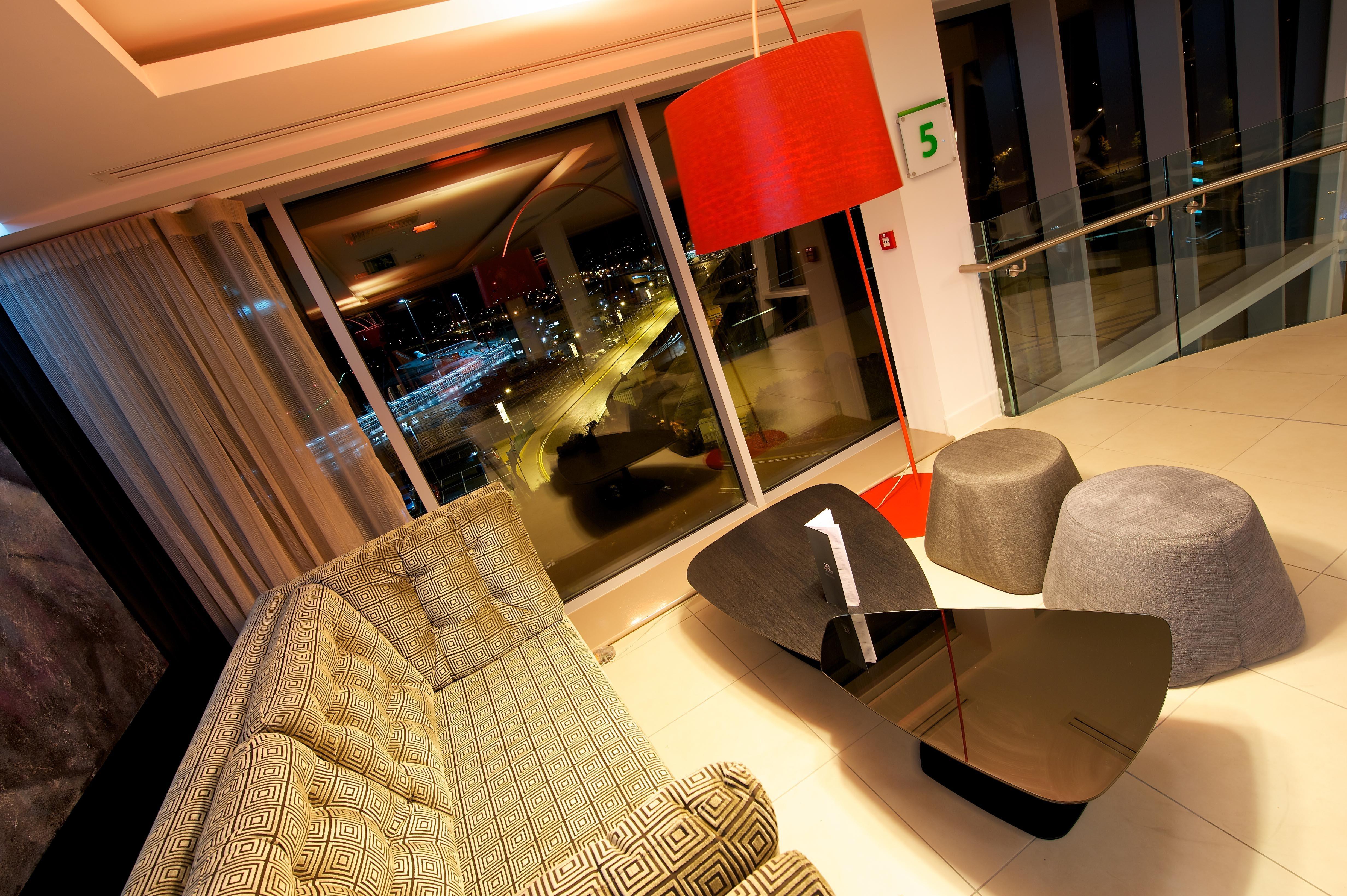 Holiday Inn Southend By Ihg Ngoại thất bức ảnh